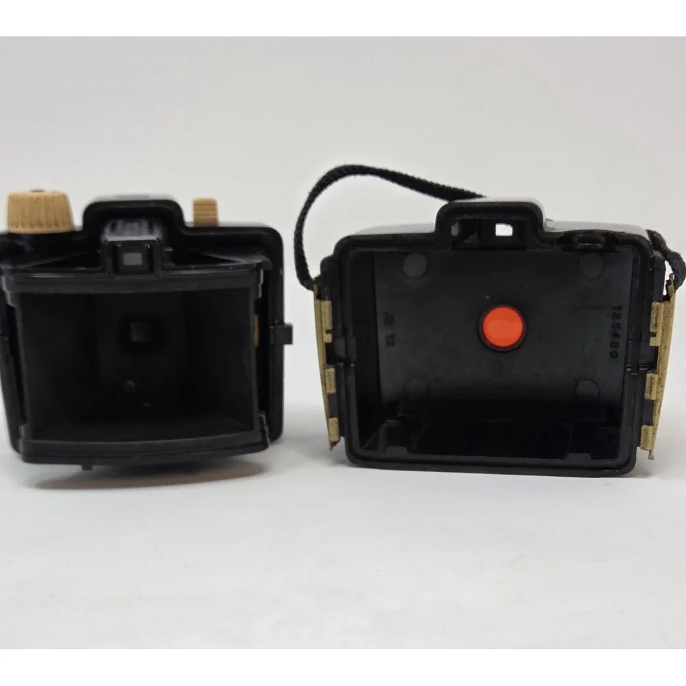 Vintage Kodak Brownie Bullet Camera Bakelite 127 Film Dakon Lens 1950s USA